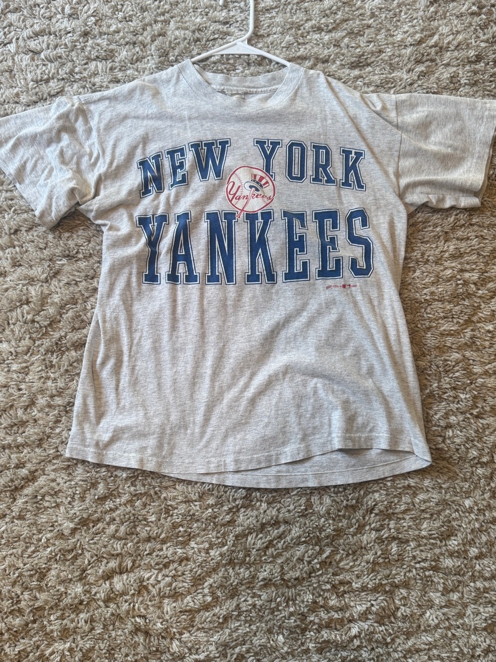 Men’s vintage New York Yankees graphic tee